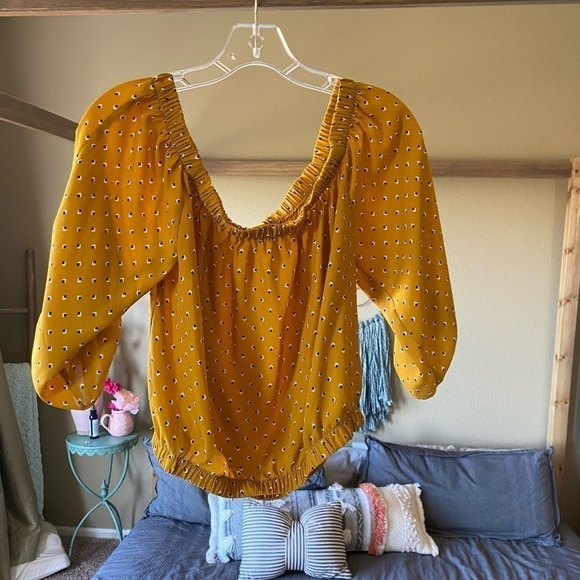 Lily White/ Off Shoulder Mustard Print Blouse - Picture 4 of 4